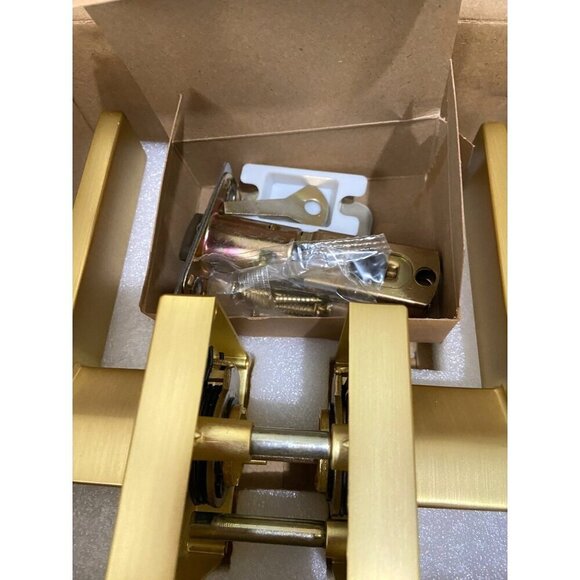 Heavy Duty Privacy Door Lever Lock Gold Brass Finish With Key 35mm to 45mm - Picture 2 of 3